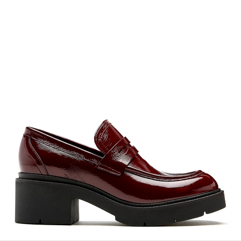 La CANADIENE ALISA CRINKLE LEATHER LOAFER